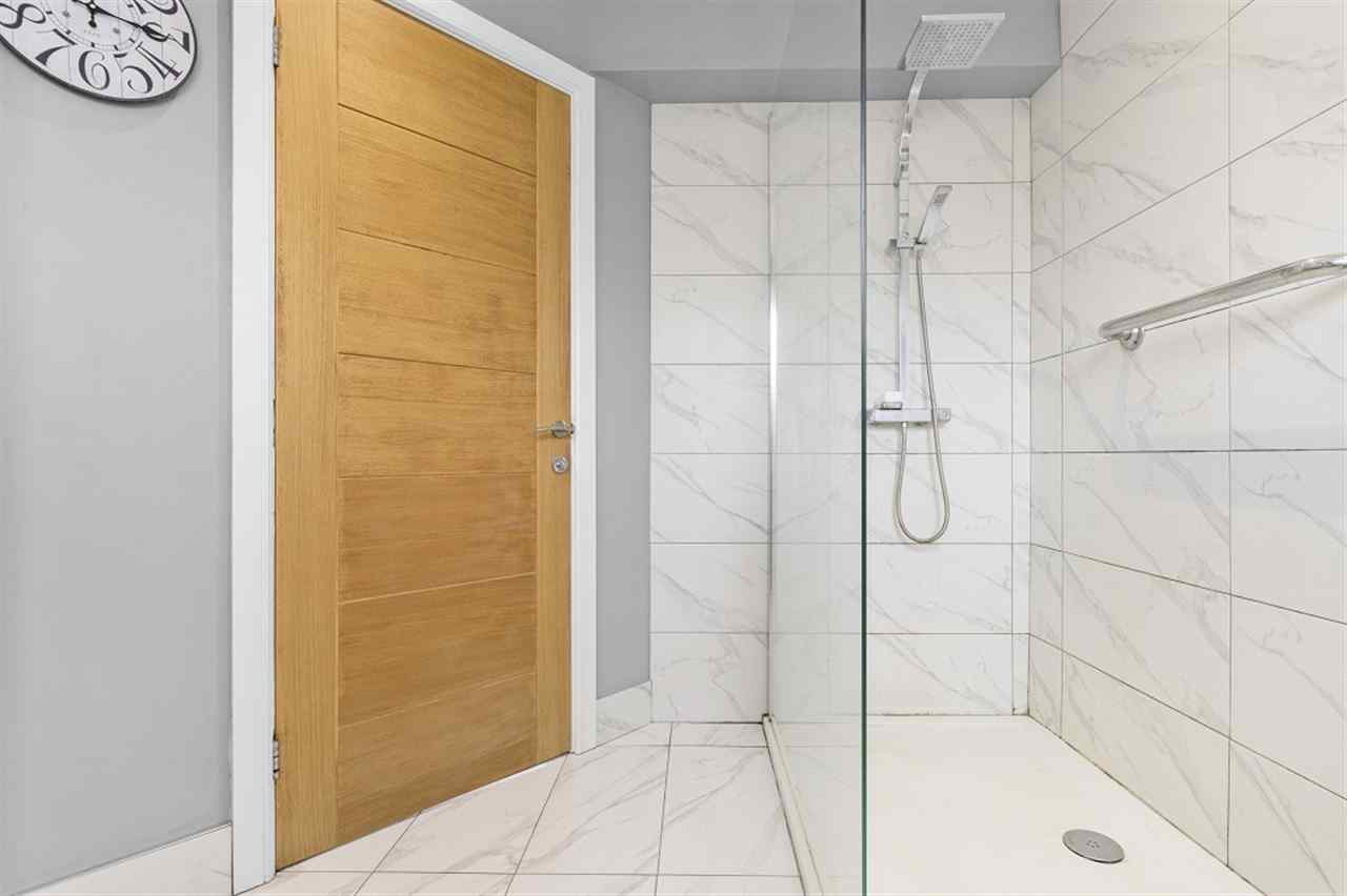 resized-2349823-Shower Room B.jpg